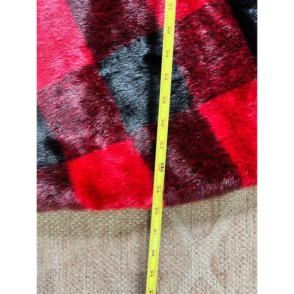 Buffalo Plaid Faux Fur Christmas Tree Skirt Large Red/Black "Well Dressed Home" - Picture 8 of 9
